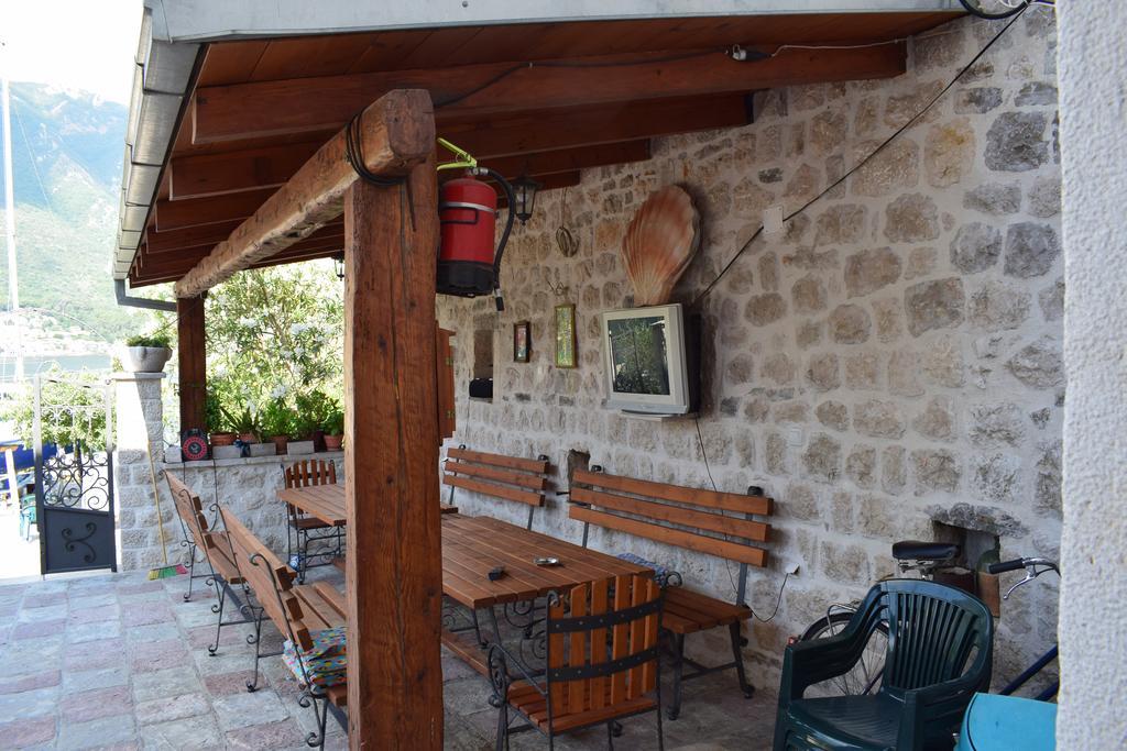 Captain'S House In Dobrota Kotor Exterior photo