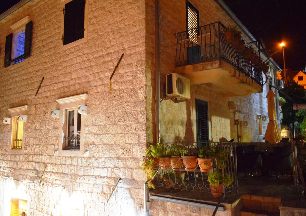 Captain'S House In Dobrota Kotor Exterior photo